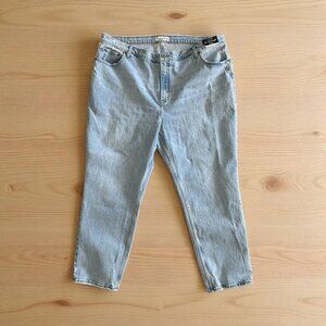 ABERCROMBIE & FITCH Light Wash 90s Straight Ultra Rise Jeans Sz 24 Plus 37" NWT